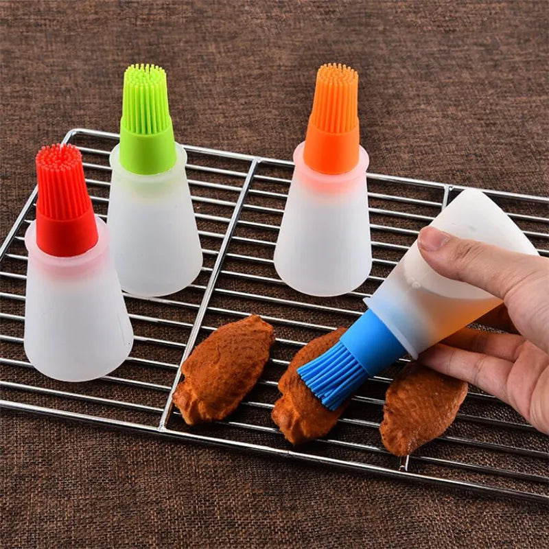 1 Pcs Portable Silicone Oil Bottle with Brush Grill Oil Brushes Liquid Oil Pastry Kitchen Baking BBQ Tool Kitchen Tools for BBQ